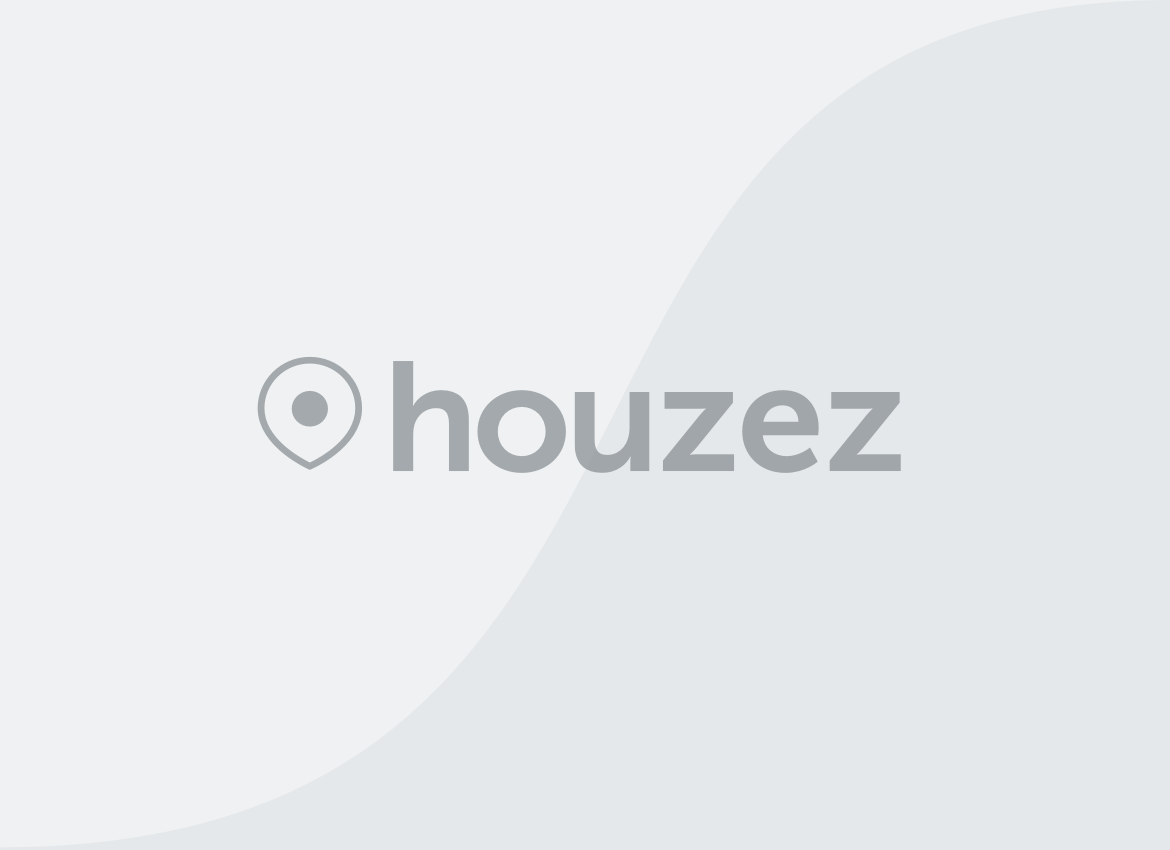 Spacious apartment with parking